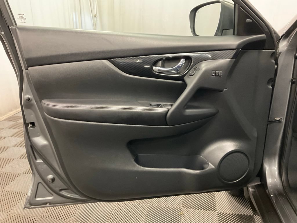 Used 2018 Nissan Rogue SL AWD/4WD image 10