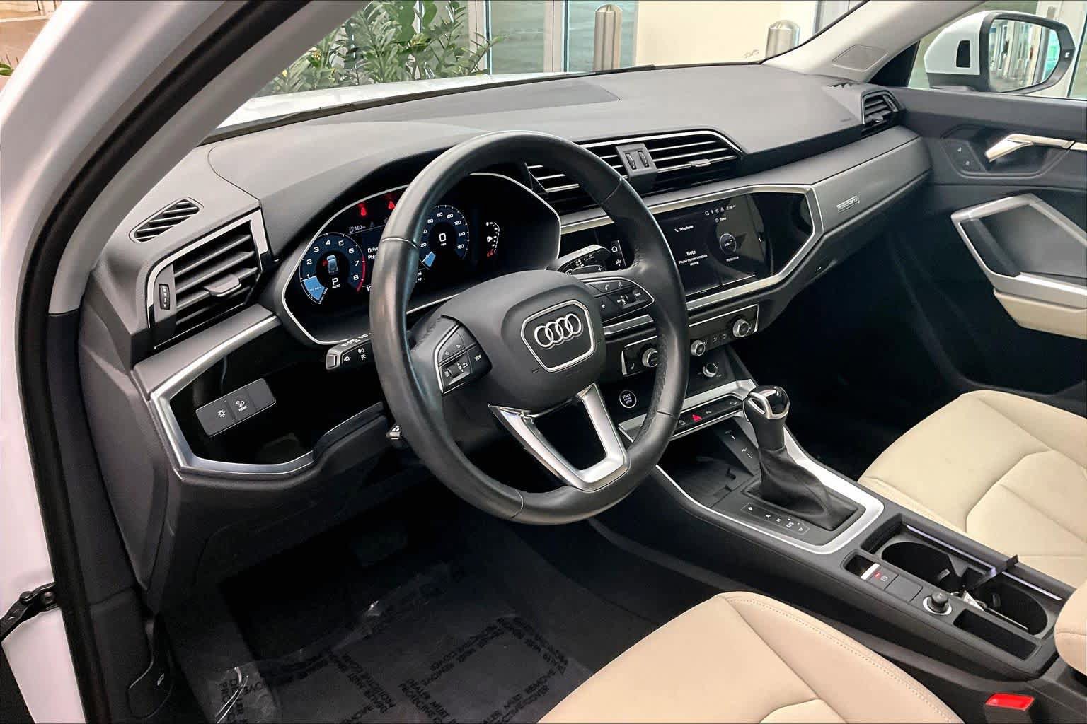 Certified 2024 Audi Q3 2.0T Premium w/ Convenience Package AWD/4WD image 18