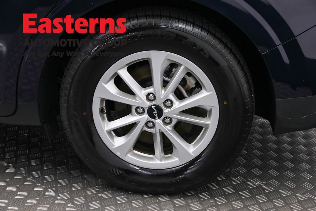 Used 2024 Kia Carnival LX image 35