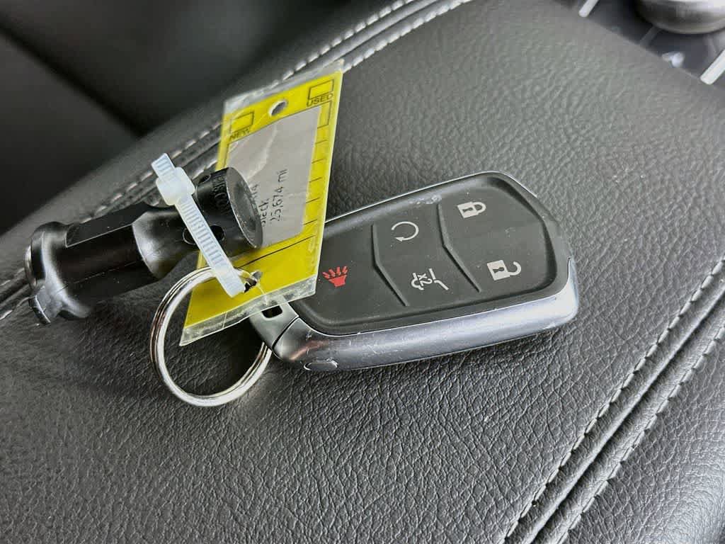 Used 2023 Cadillac XT4 Premium Luxury w/ Technology Package FWD image 22