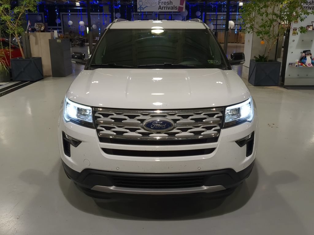 Certified 2018 Ford Explorer XLT w/ Equipment Group 201A AWD/4WD image 3