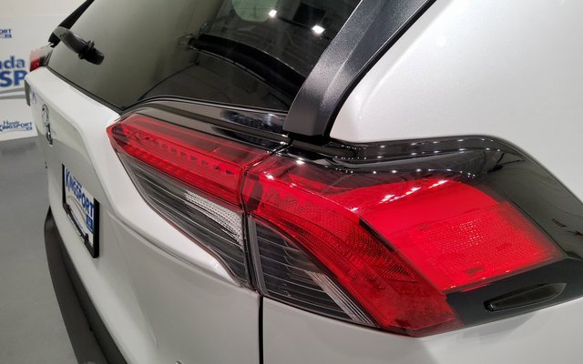 Used 2025 Toyota RAV4 XLE Premium image 9