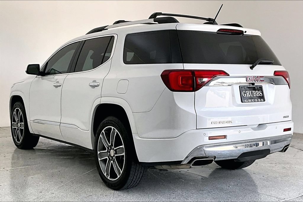 Used 2017 GMC Acadia Denali w/ Technology Package AWD/4WD image 15