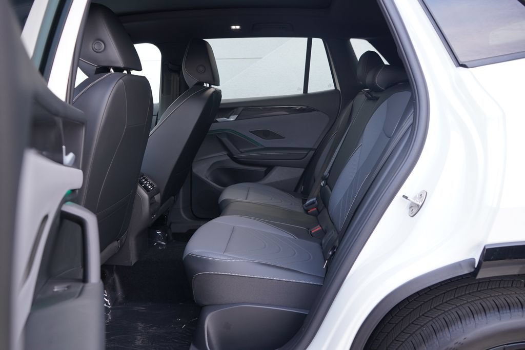New 2026 Volkswagen Tiguan SE R-Line FWD image 7