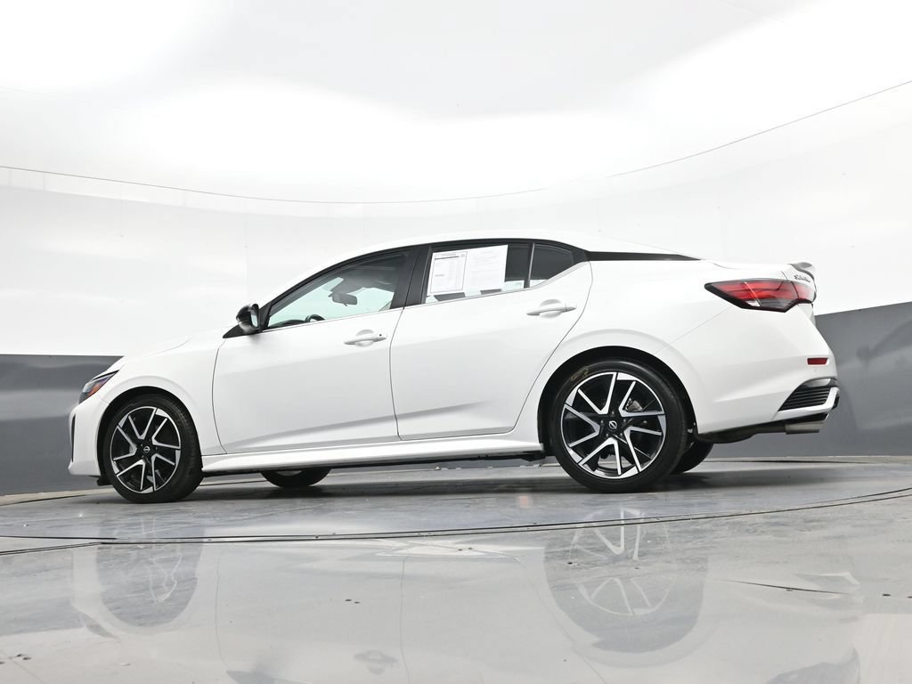 Used 2025 Nissan Sentra SR FWD image 44