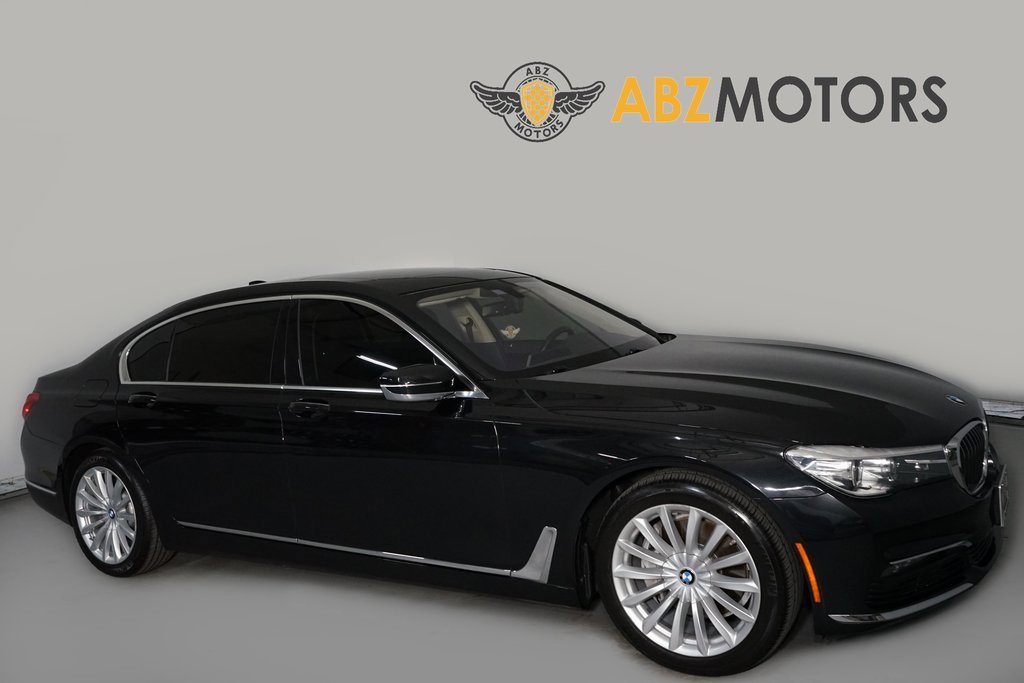 Used 2018 BMW 740i image 1