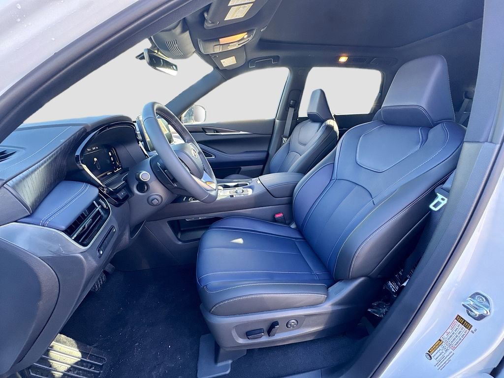 Used 2026 INFINITI QX60 Sport w/ Dark Cargo Package image 23