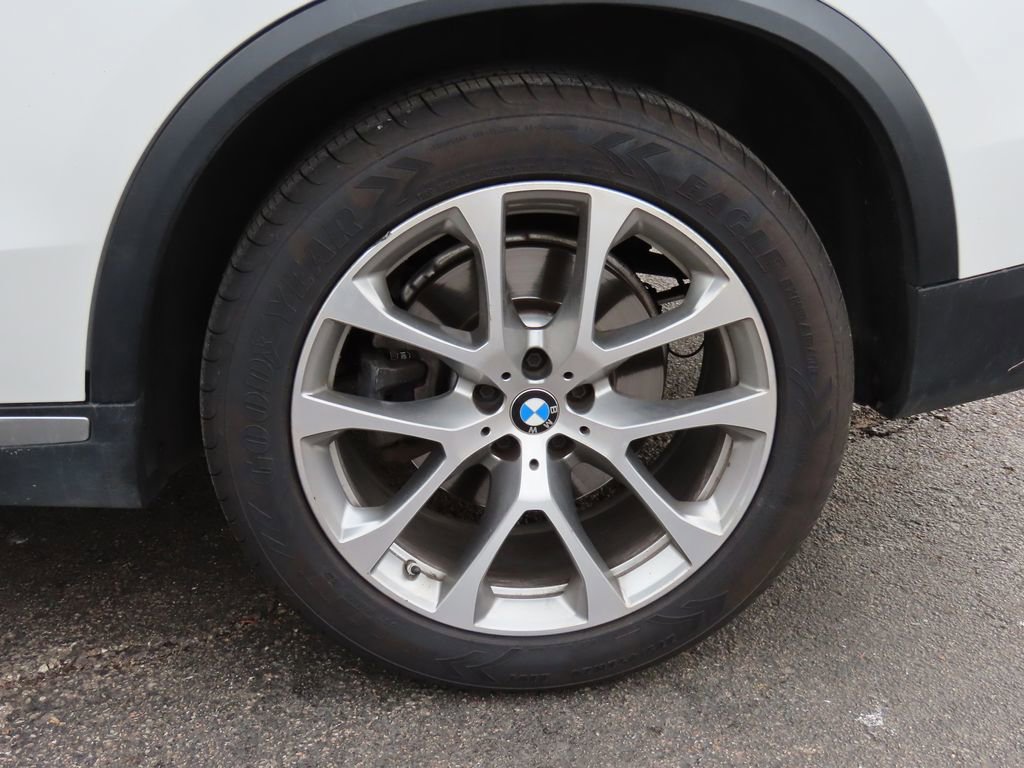 Used 2022 BMW X5 xDrive40i w/ Premium Package image 44