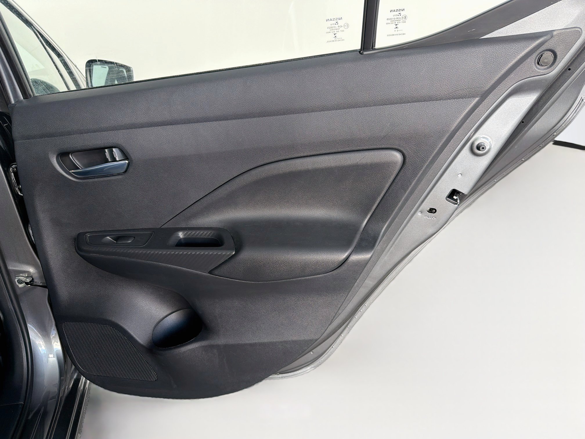 Used 2025 Nissan Versa SV FWD image 28