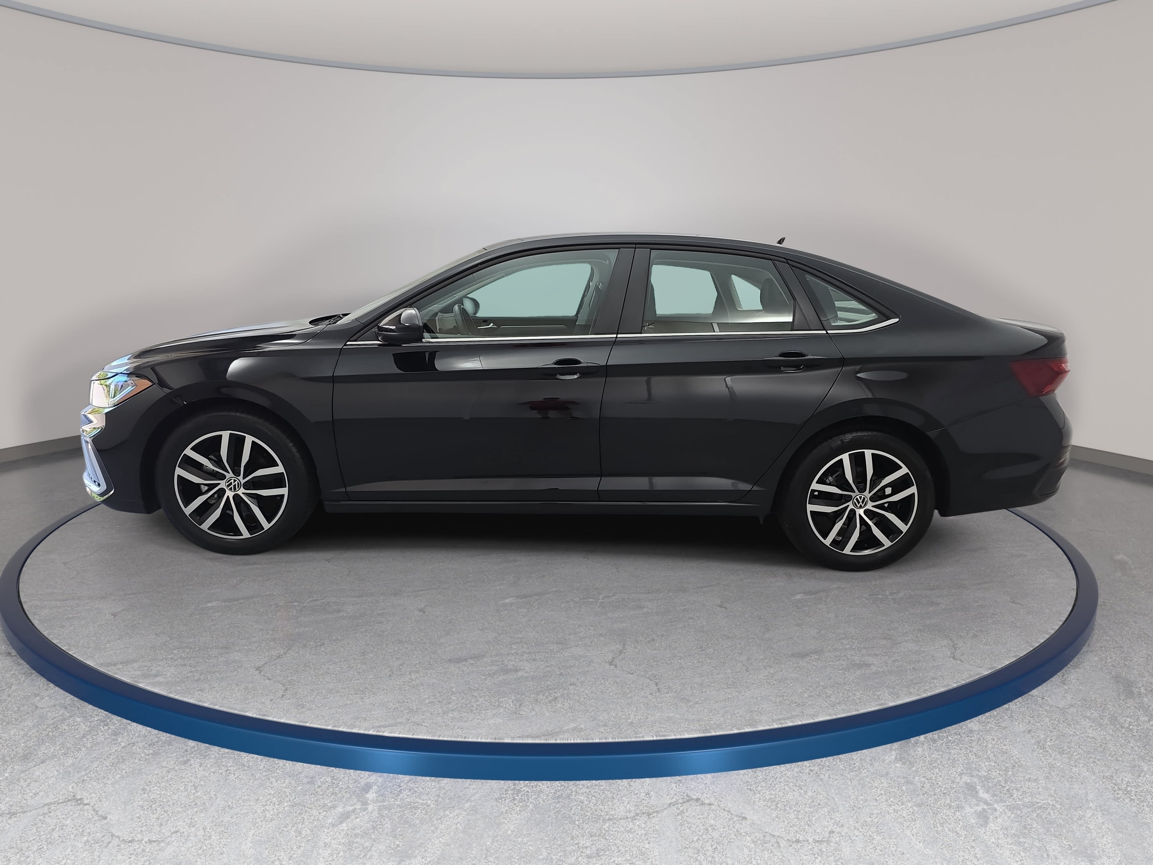 Certified 2025 Volkswagen Jetta SE w/ Sunroof Package FWD image 8