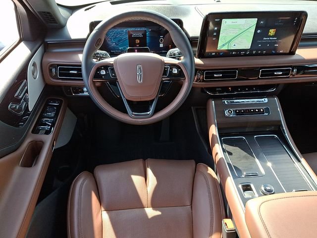 Used 2025 Lincoln Aviator Reserve w/ Equipment Group 201A image 11