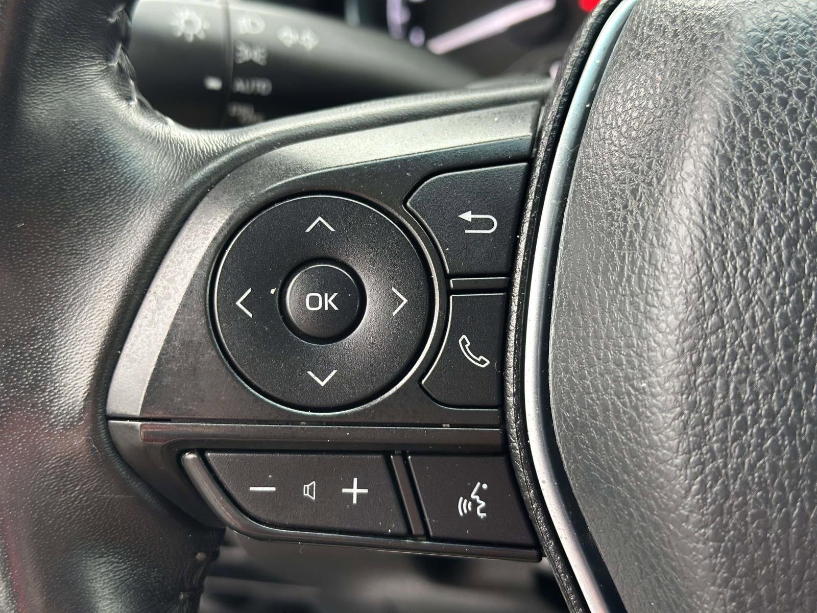 Used 2020 Toyota Camry SE image 13