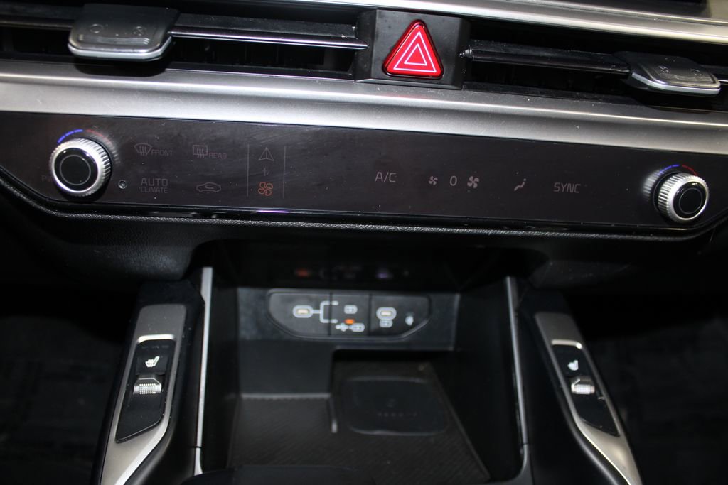 Used 2024 Kia Sorento S image 45