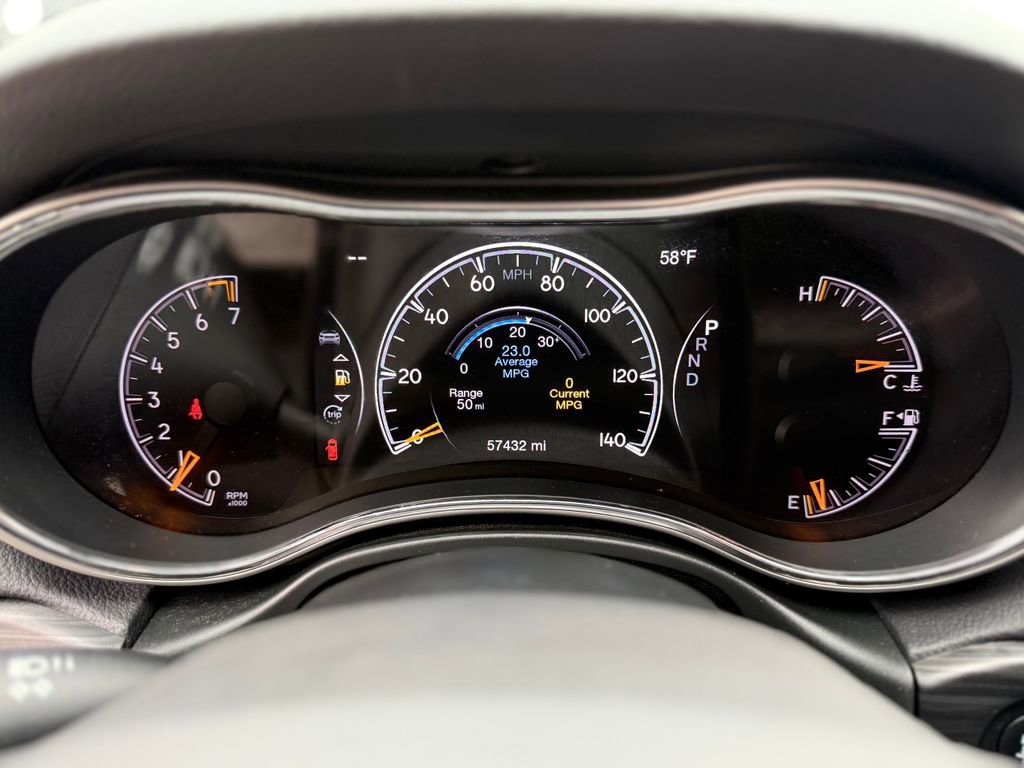 Used 2020 Jeep Grand Cherokee Laredo AWD/4WD image 7