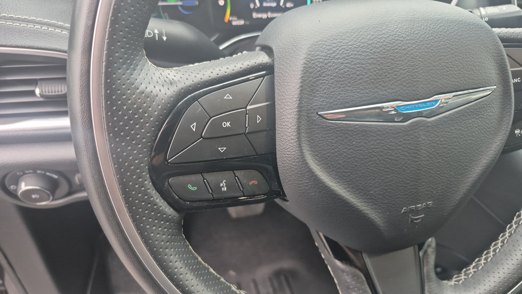 Used 2020 Chrysler Pacifica Limited w/ Advanced Safetytec Group FWD image 15