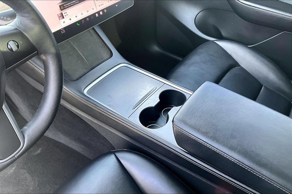 Used 2022 Tesla Model Y Long Range AWD/4WD image 15