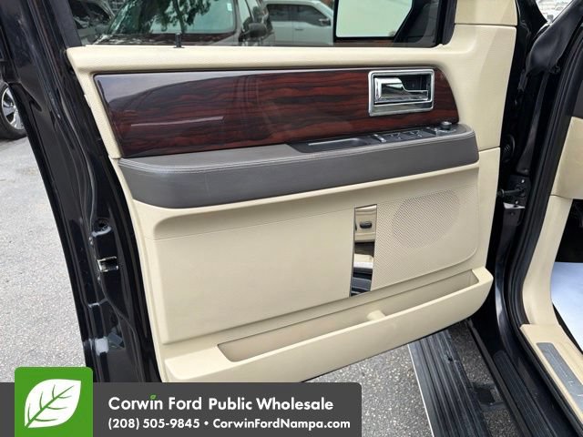 Used 2015 Lincoln Navigator L 4WD w/ Equipment Group 101A Reserve image 14