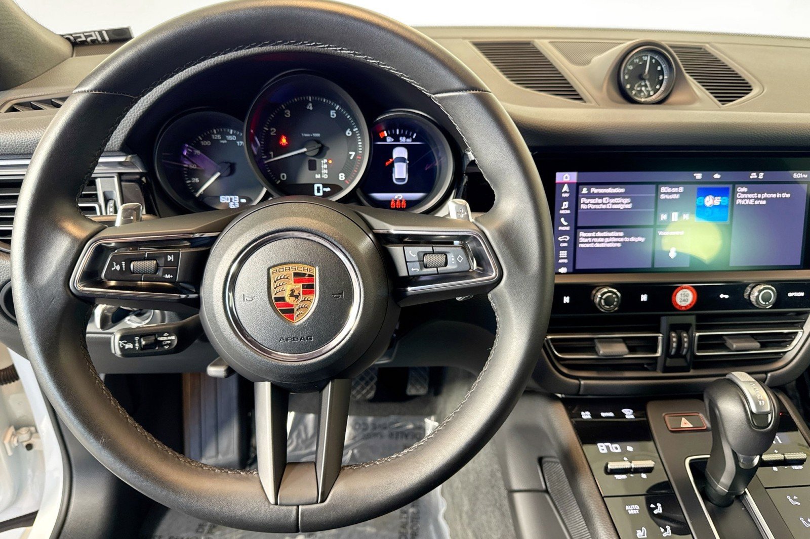 Used 2024 Porsche Macan Turbo image 10