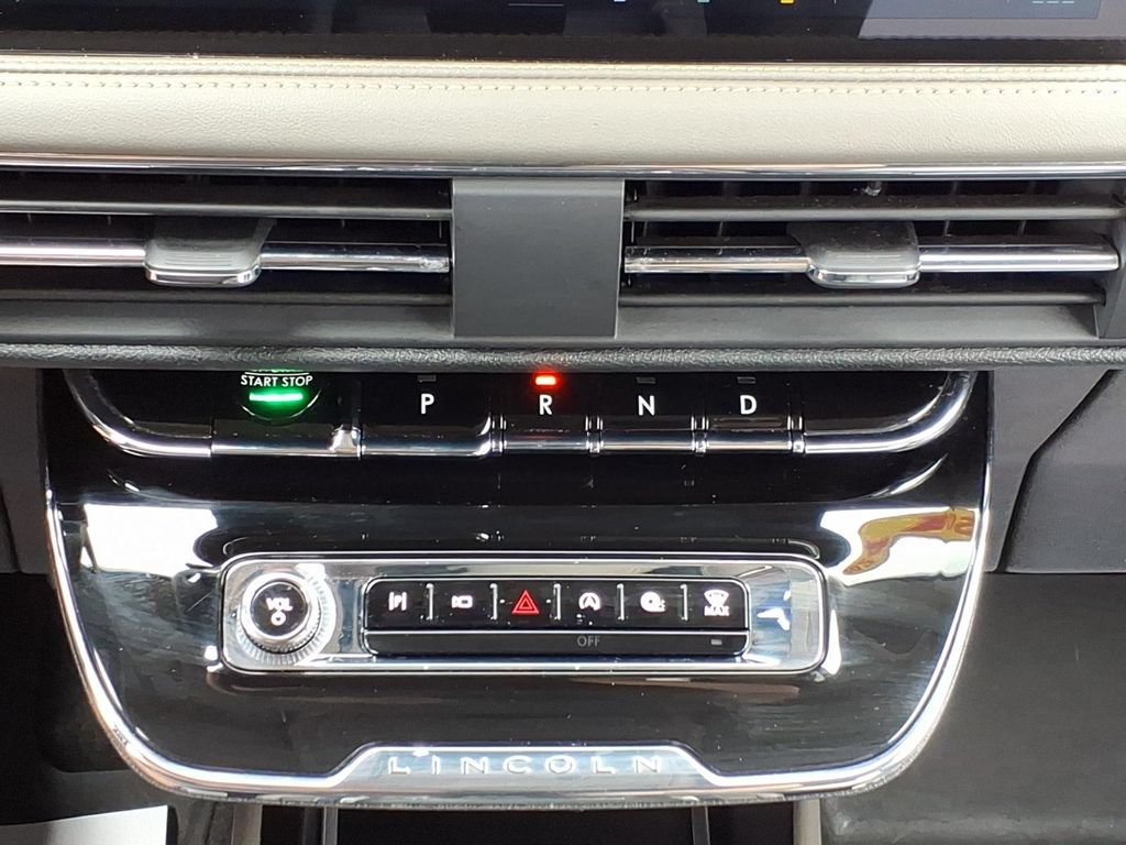 Used 2024 Lincoln Corsair AWD w/ Equipment Group 101A image 19