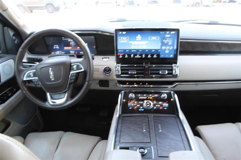 Used 2022 Lincoln Navigator L Reserve AWD/4WD image 19