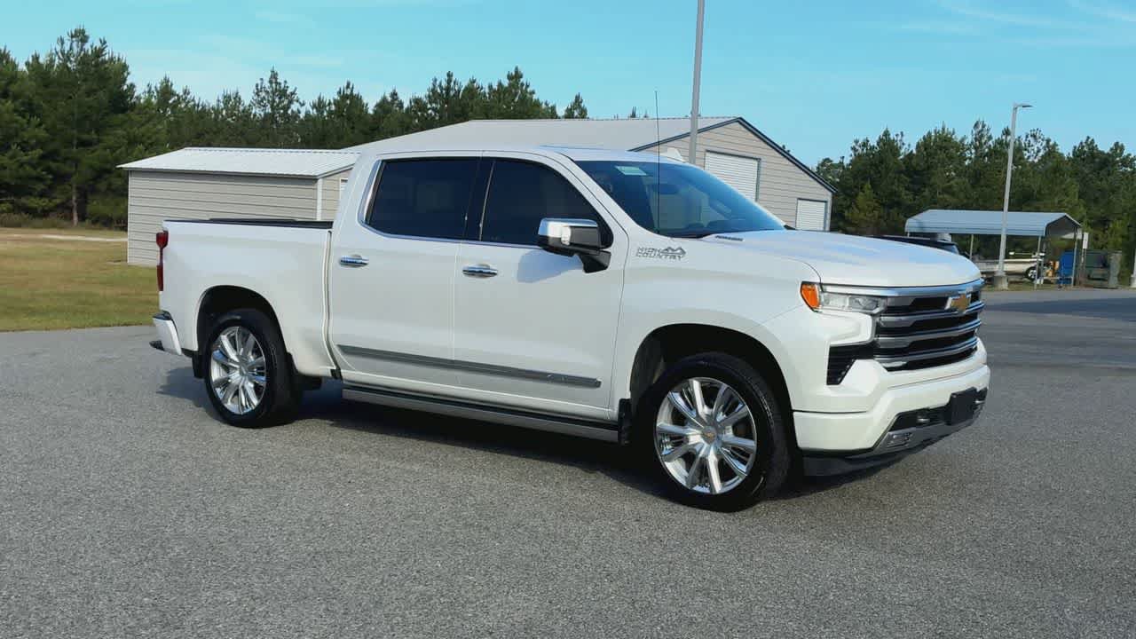 Used 2025 Chevrolet Silverado 1500 High Country AWD/4WD image 2