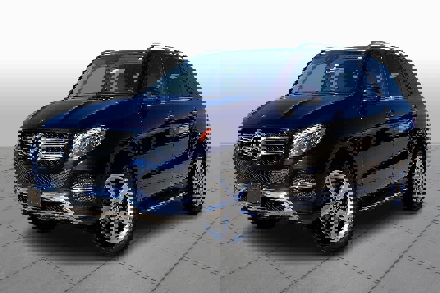 Used 2017 Mercedes-Benz GLE 350 4MATIC w/ Premium 2 Package image 2