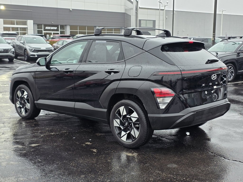 Used 2025 Hyundai Kona SEL image 3
