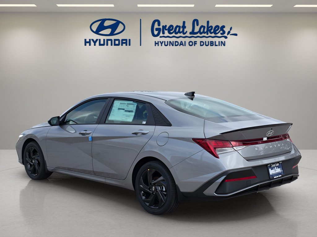 New 2026 Hyundai Elantra SEL FWD image 3