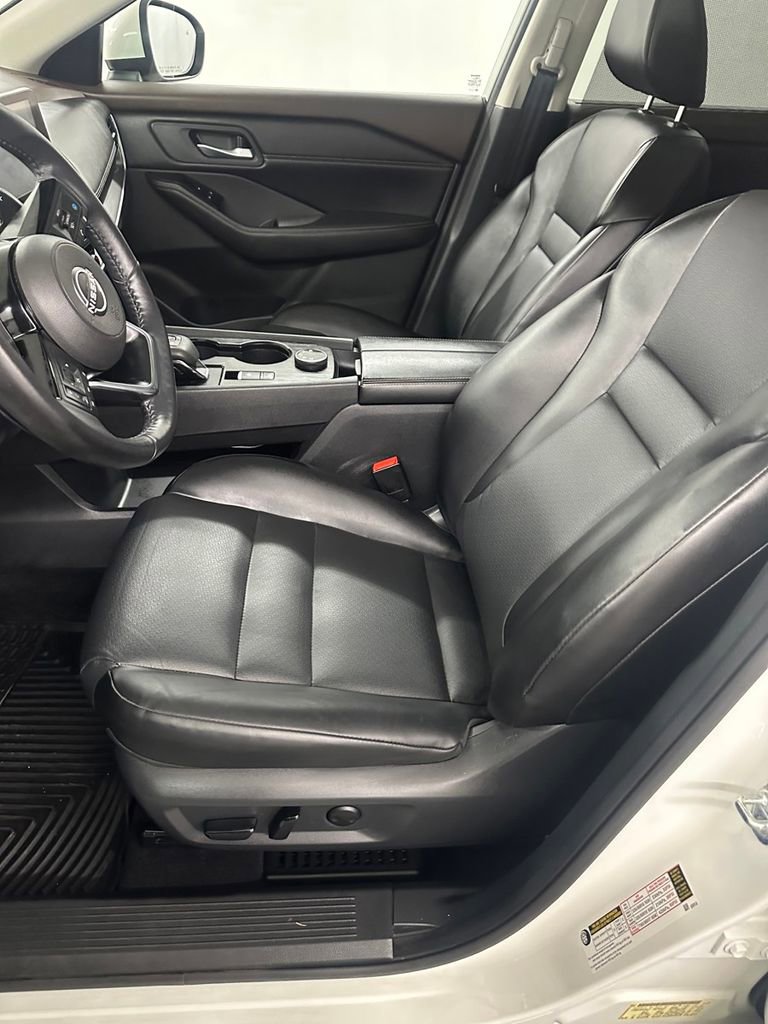 Used 2022 Nissan Rogue SV w/ SV Premium Package AWD/4WD image 13