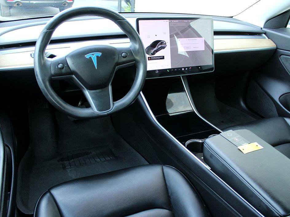Used 2019 Tesla Model 3 Standard Range Plus image 14