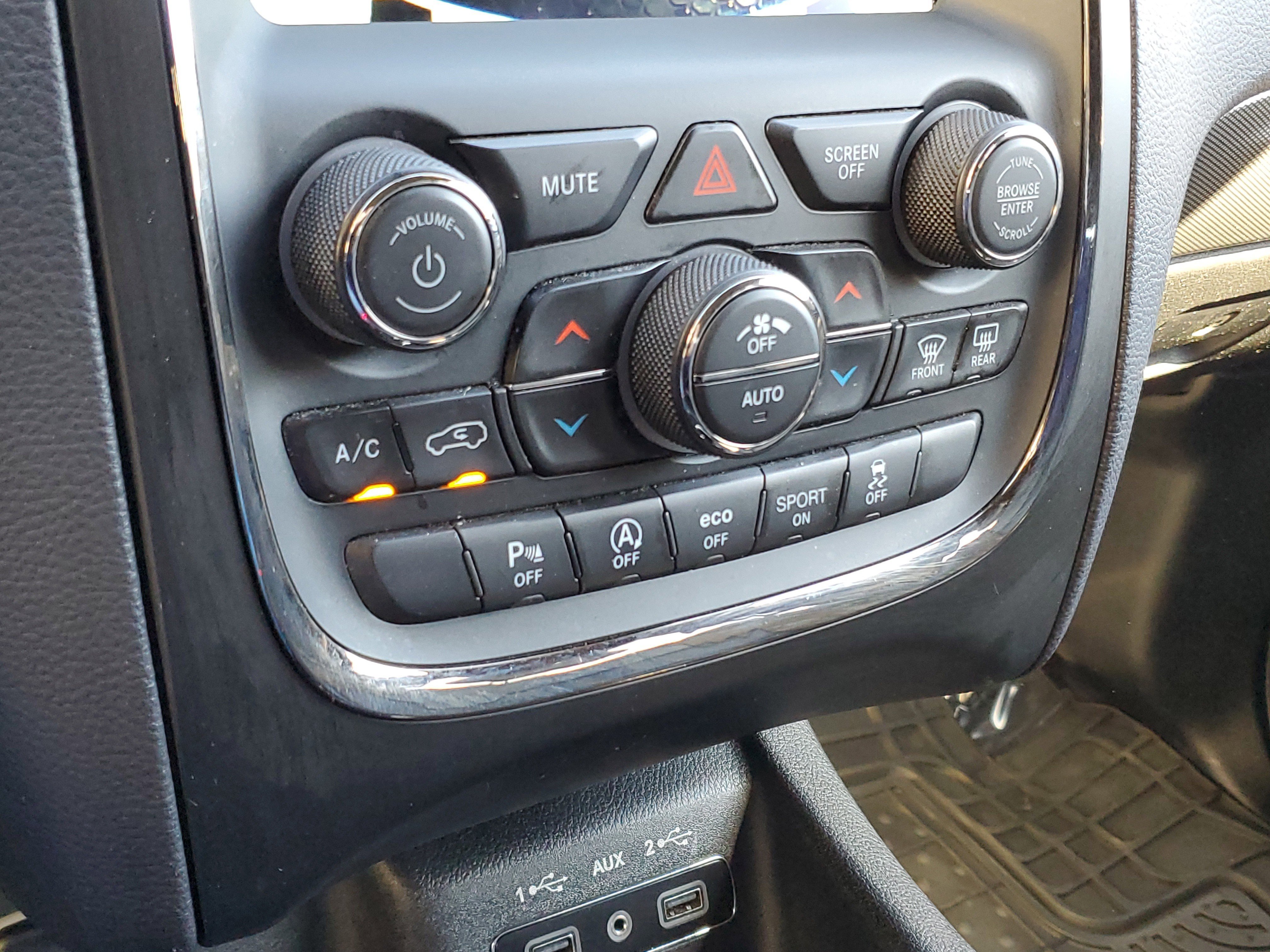 Used 2020 Dodge Durango GT image 28