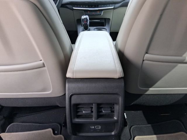 Used 2021 Cadillac XT4 Luxury w/ Driver Awareness Package image 23