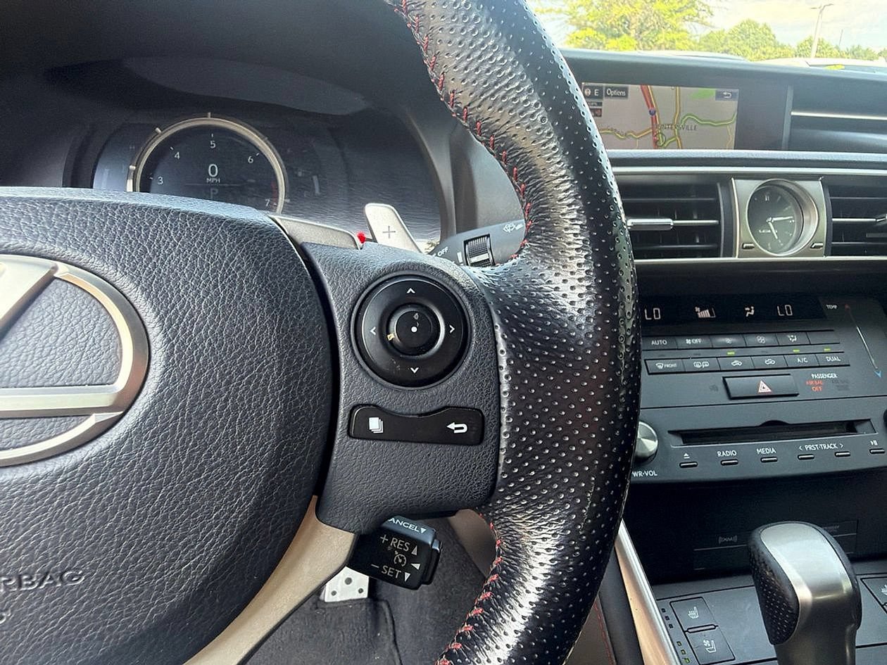 Used 2016 Lexus IS 350 RWD image 18