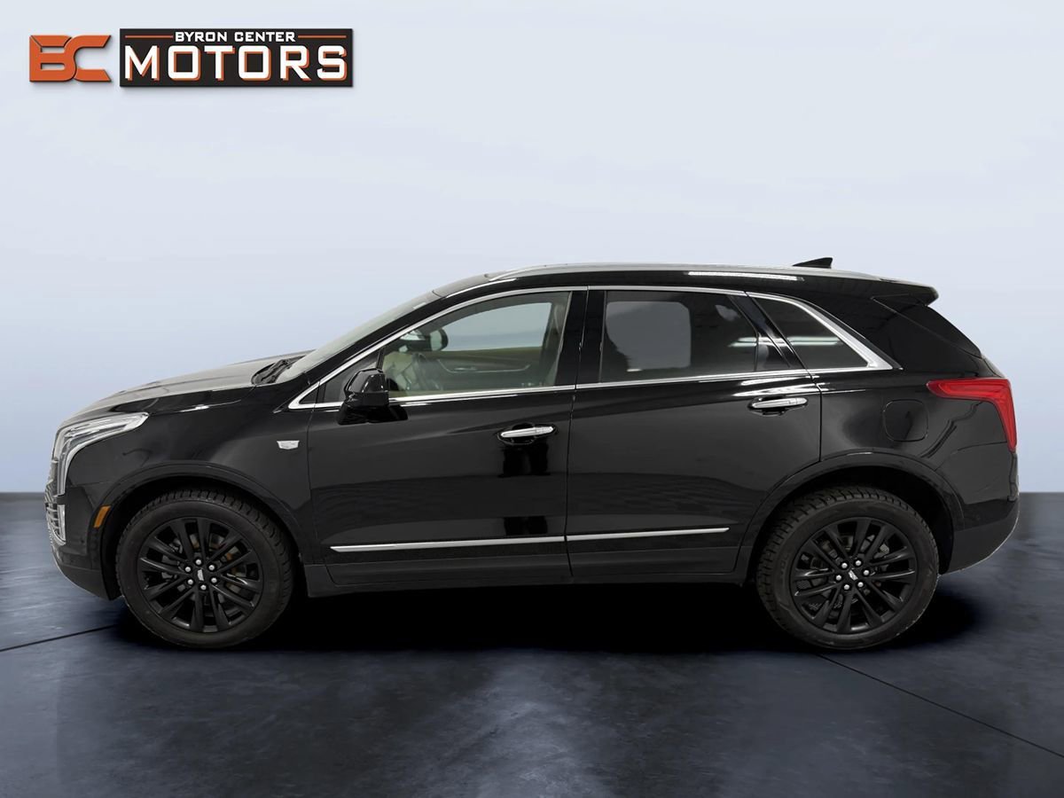 Used 2018 Cadillac XT5 Platinum w/ Driver Assist Package AWD/4WD image 3