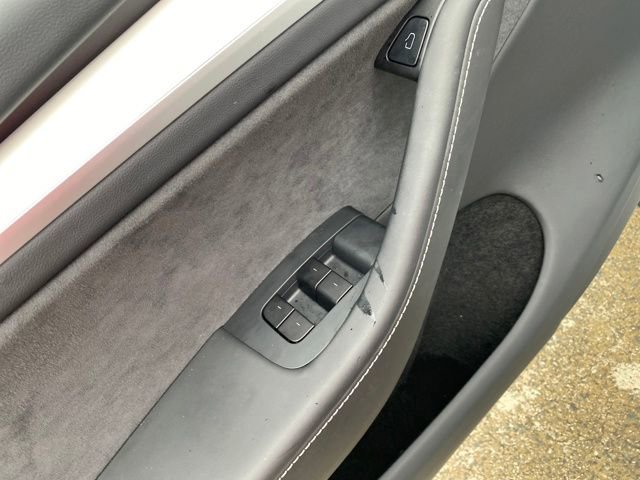 Used 2025 Tesla Model Y Long Range image 25