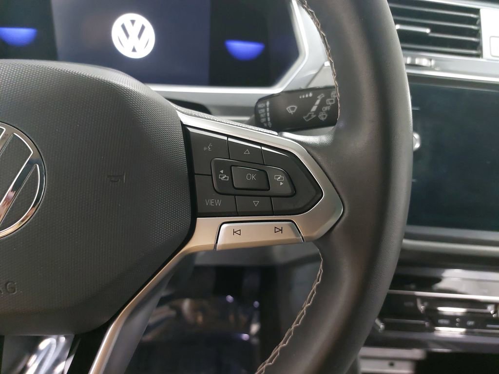 Used 2022 Volkswagen Tiguan SE image 18