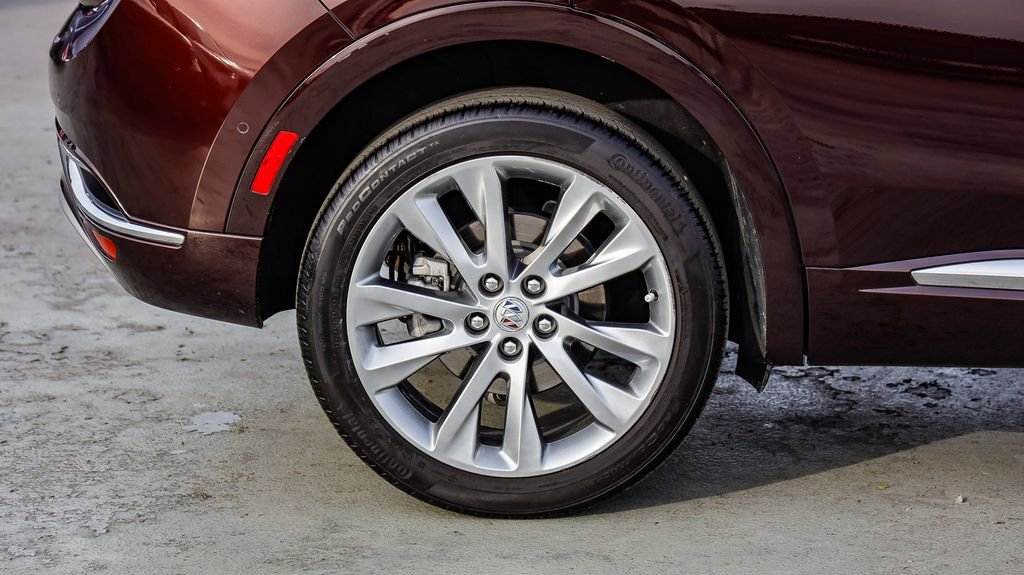 Used 2023 Buick Envision Avenir image 12