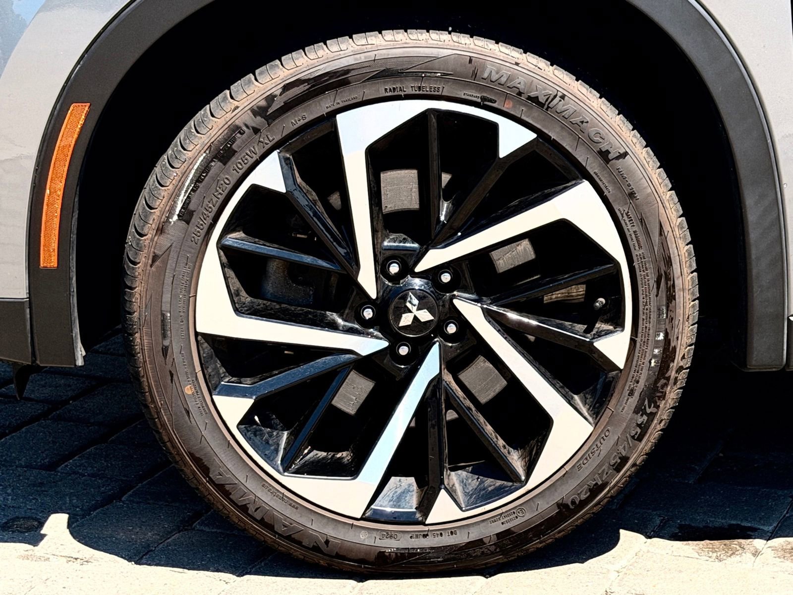 Used 2024 Mitsubishi Outlander AWD image 13