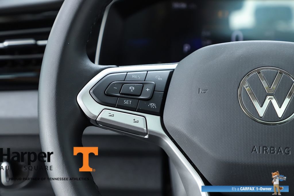 Used 2025 Volkswagen Jetta SE w/ Sunroof Package FWD image 21