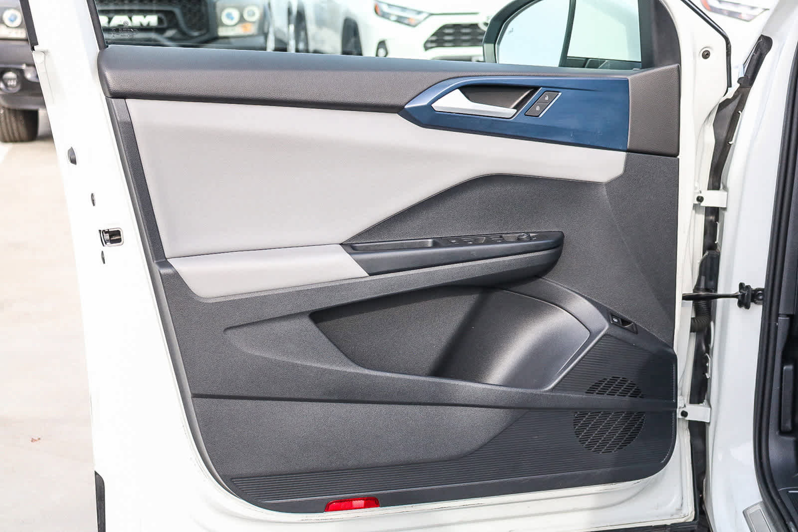 Used 2023 Volkswagen Taos SE image 22