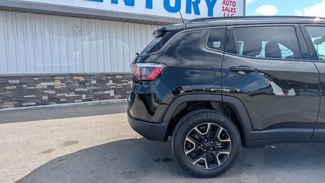 Used 2020 Jeep Compass Trailhawk w/ Leather Interior Group AWD/4WD image 21