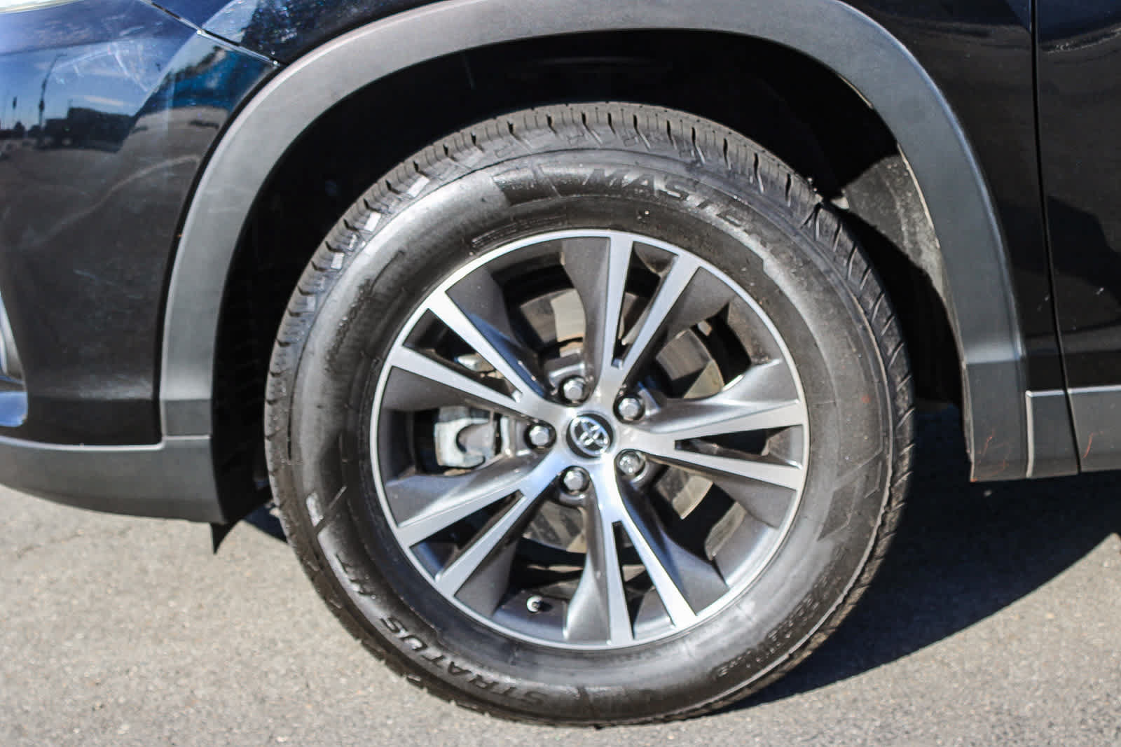 Used 2019 Toyota Highlander Plus FWD image 9