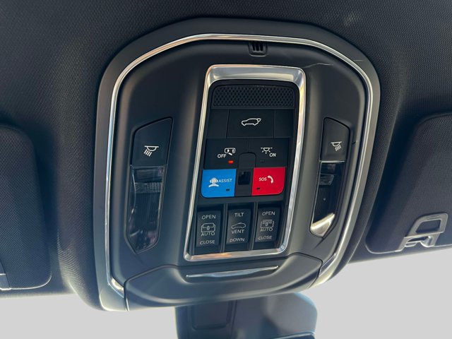 Used 2026 Jeep Grand Cherokee Limited AWD/4WD image 31