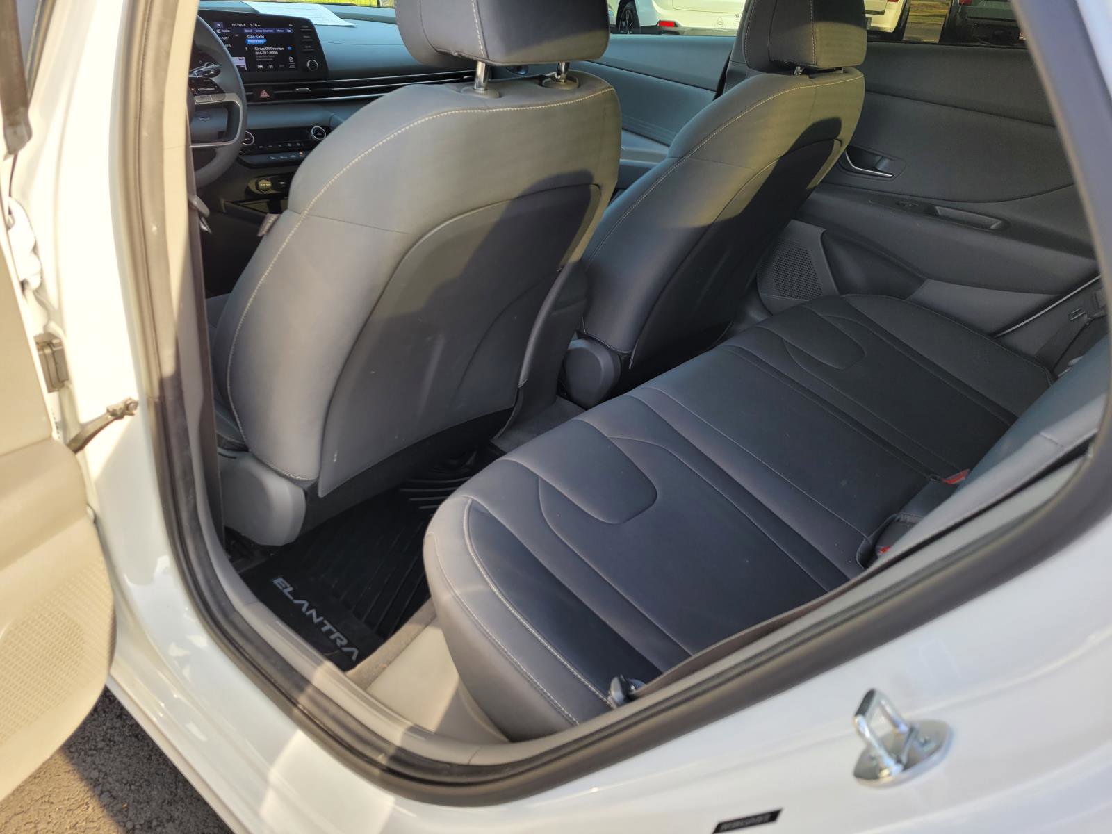 Used 2023 Hyundai Elantra SEL w/ Cargo Package image 13