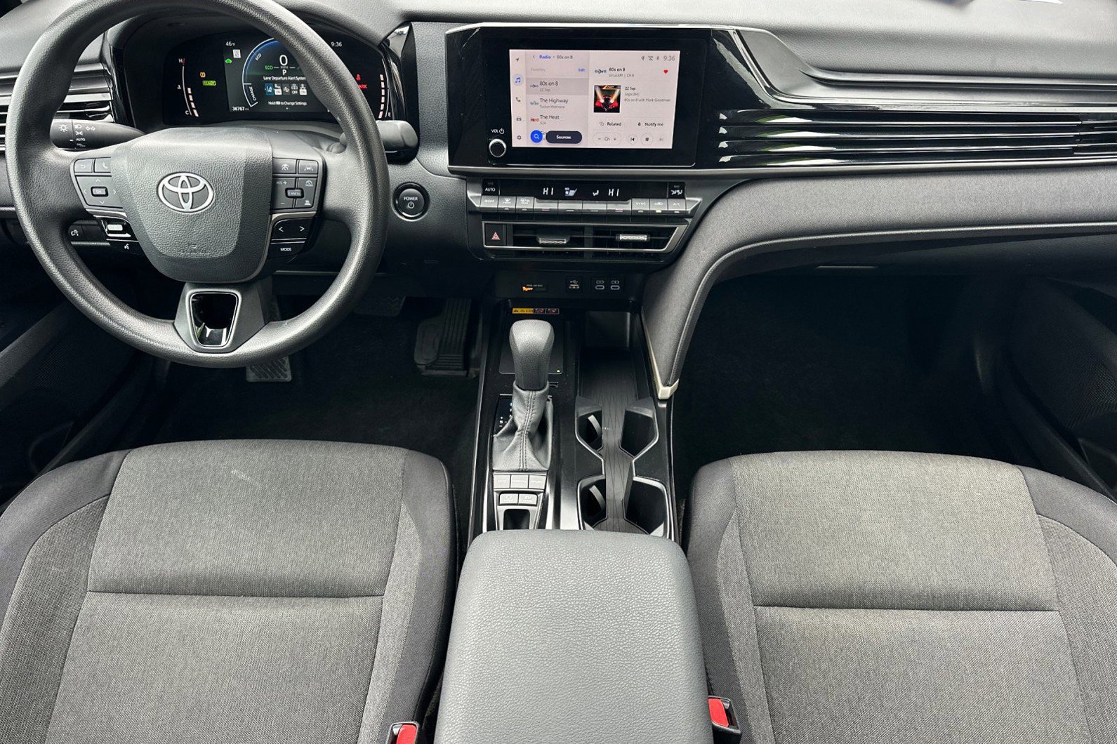 Used 2025 Toyota Camry LE image 13