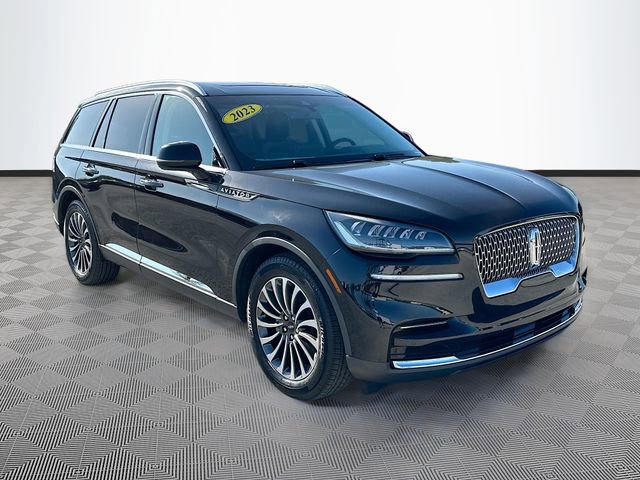 Used 2023 Lincoln Aviator 2WD w/ Premium Package image 3