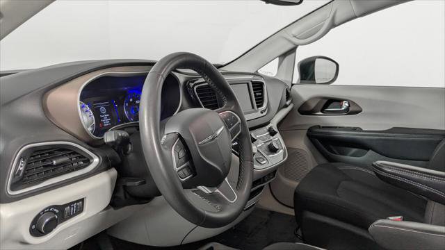Used 2023 Chrysler Voyager LX FWD image 24