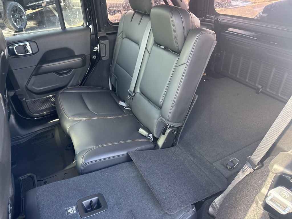 New 2025 Jeep Wrangler Unlimited Sahara AWD/4WD image 33