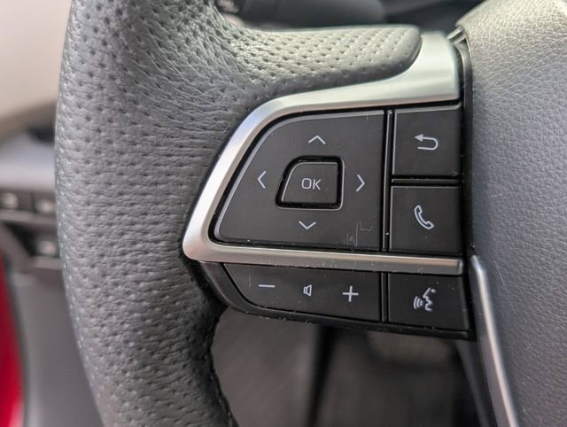 Used 2024 Toyota Sienna Limited image 32