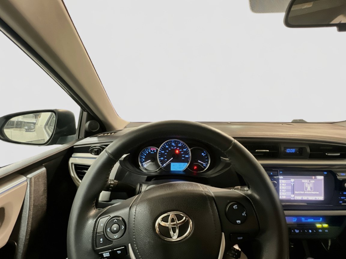 Used 2014 Toyota Corolla LE FWD image 7
